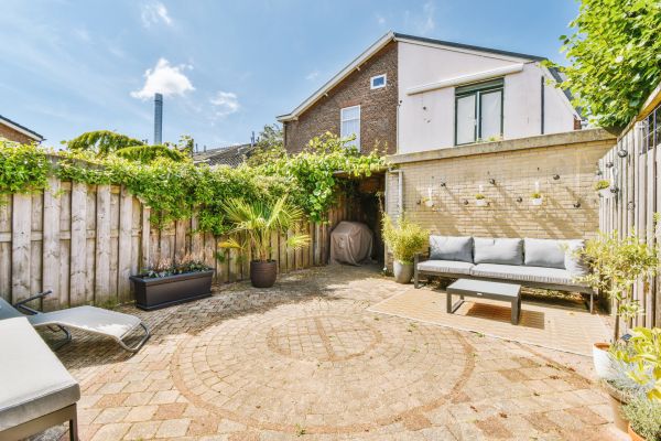 Cost of Courtyard Patio Service in Knoxville